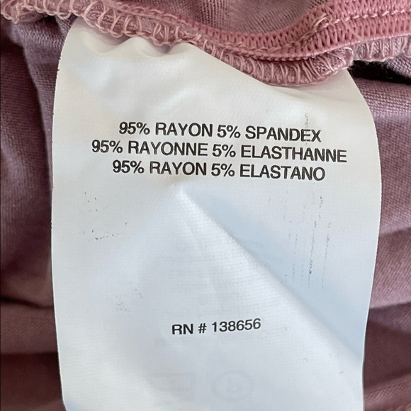 V.I.P Mama maternity Grateful Dead  shirt in a size small with ruching on sides - Picture 6 of 16